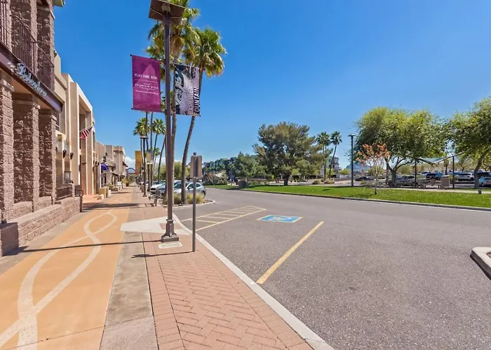 New 2 Bed 2 Bath On The Avenue Apartment *