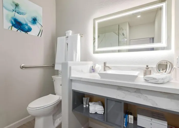 New 2 Bed 2 Bath On The Avenue